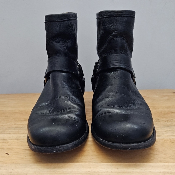 Frye Phillip Harness Short Ankle Boots Womens Size 8.5 Black Leather Zip Moto - Picture 1 of 9